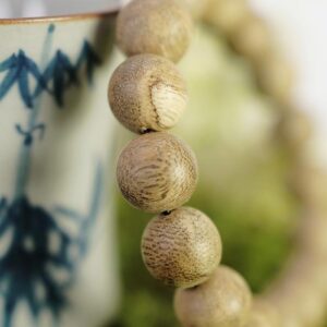 Vòng tay trầm hương rừng 12 ly (1)
