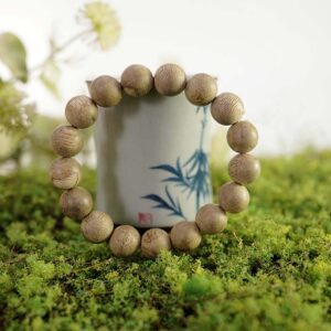 Vòng tay trầm hương rừng 12 ly (1)