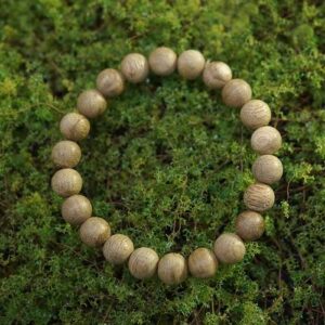 Vòng tay trầm hương rừng 8 ly (1)